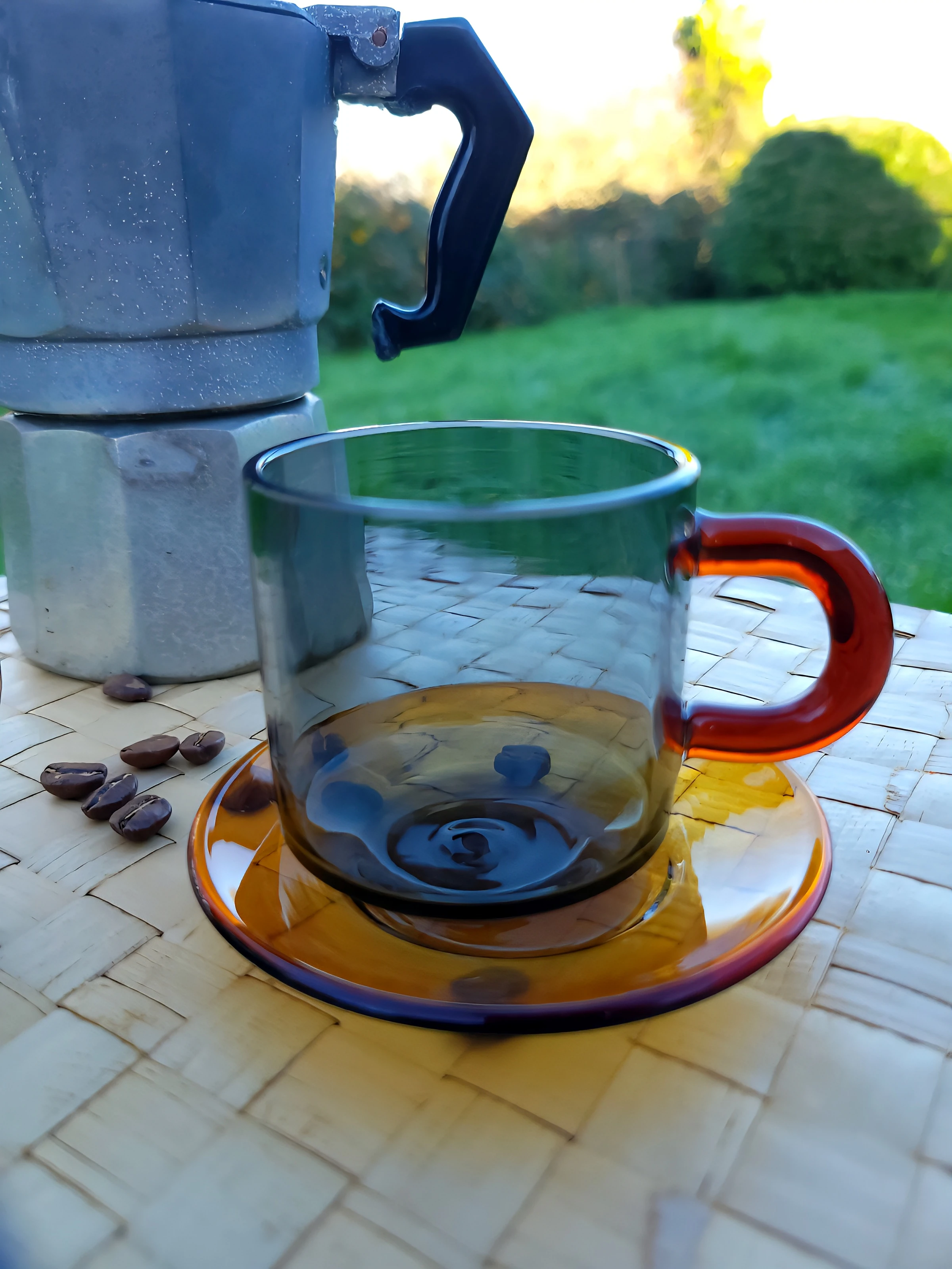 Café savouré seul dans un moment calme